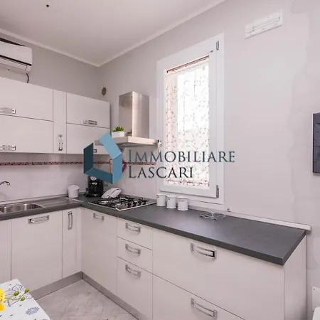 Semesterbostad Luana, A Pochi Passi Dal Mare Lascari