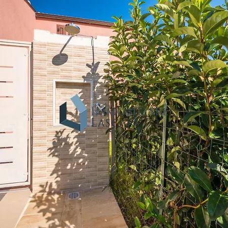 Luana, A Pochi Passi Dal Mare Lascari