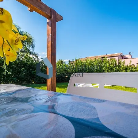 Luana, A Pochi Passi Dal Mare *